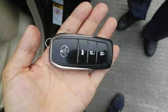 从钥匙辨车，雅阁，宝马，红旗，这些钥匙你都认识吗？