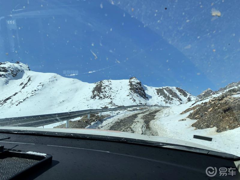 追云逐雪 初冬冰雪中穿越川西宝康小金线