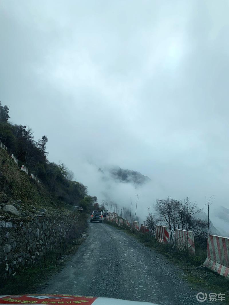 追云逐雪 初冬冰雪中穿越川西宝康小金线