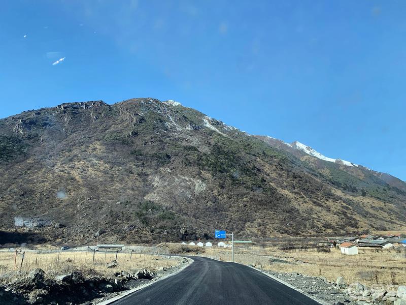 追云逐雪 初冬冰雪中穿越川西宝康小金线