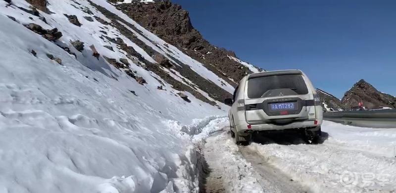 追云逐雪 初冬冰雪中穿越川西宝康小金线