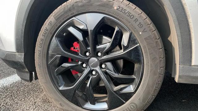 MAXUS D60三千公里感受：一身潮牌的佛系青年