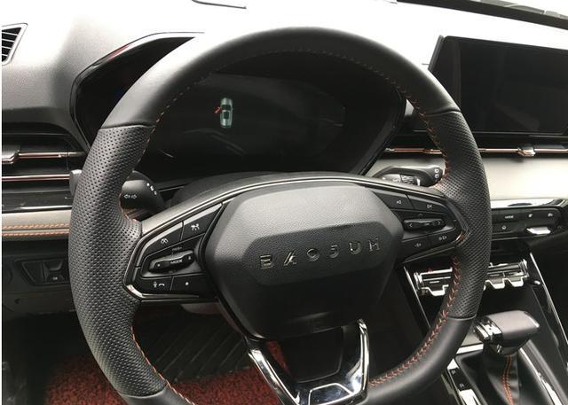 嫌大众贵了，提了台“豪华SUV”，钻石车标配智能网联，也就7.18w