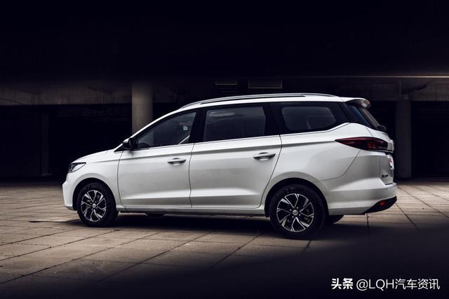 双胞胎驾到 新手奶爸着急换车 7万提回宝骏360 屯尿不湿真是方便