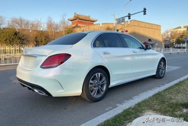 27.5万喜提奥迪A4L，1个月后再开奔驰C200L，车主：差距明显