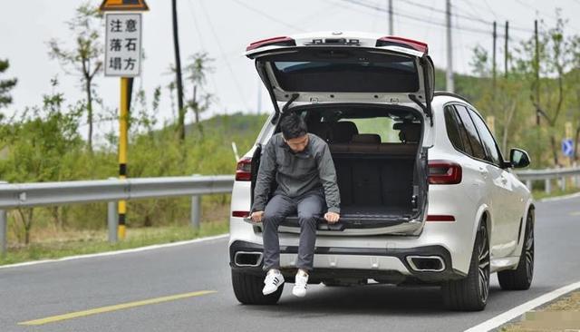 56.1万提了辆奥迪Q7，2个月后再开朋友宝马X5，车主：差距明显！