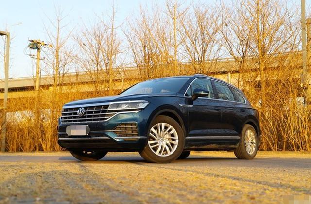 60万提了辆沃尔沃XC90，2个月后再开大众途锐，车主：差距明显！