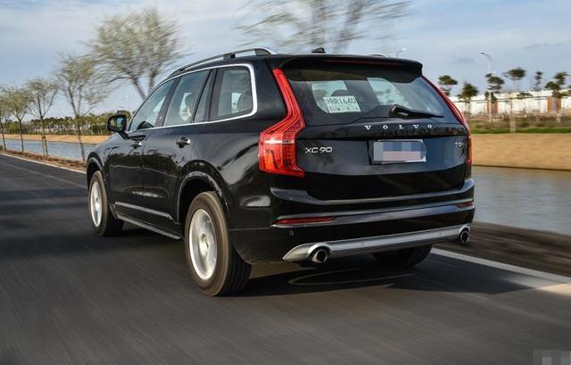 60万提了辆沃尔沃XC90，2个月后再开大众途锐，车主：差距明显！