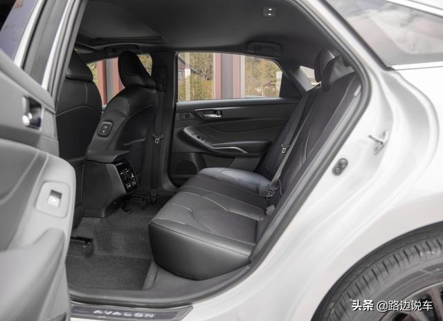 裸车24万提了辆丰田亚洲龙，行驶1215公里后，车主说了句大实话