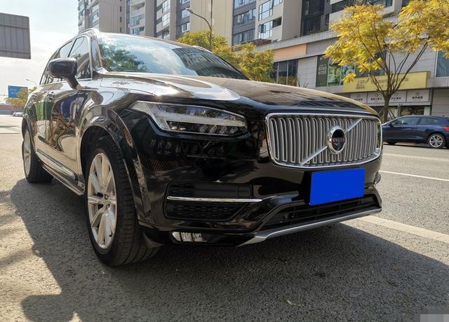 60万提了辆沃尔沃XC90，2个月后再开大众途锐，车主：差距明显！