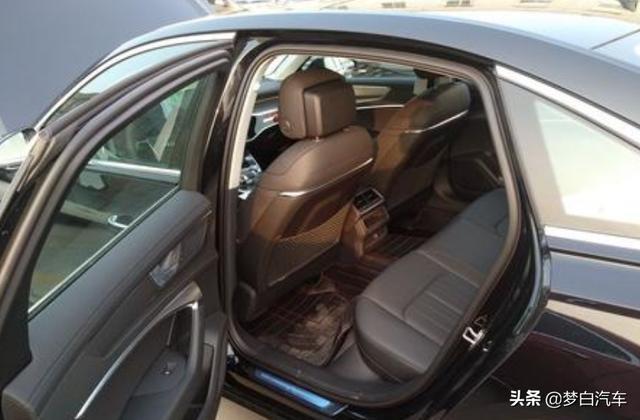 33万提了辆奥迪A6L，3个月后再开宝马5系，车主：只想说四个字！