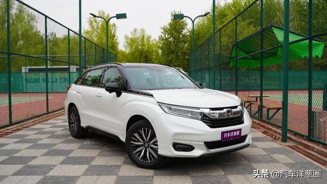 本田旗舰SUV！2.0T引擎，摘掉头枕就是双人床！亚洲龙车主：后悔