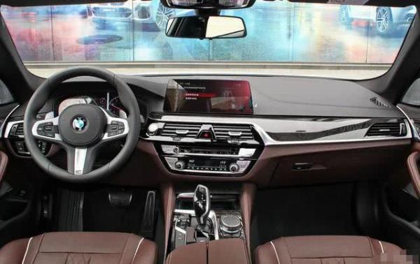 40.9万提了奥迪A6L，2个月后再开宝马530Li，车主：差距不一般