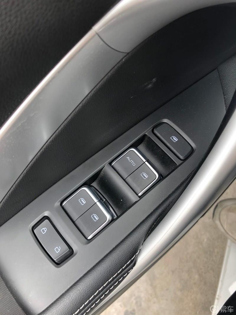 小7保养顺便看看兄弟的新车