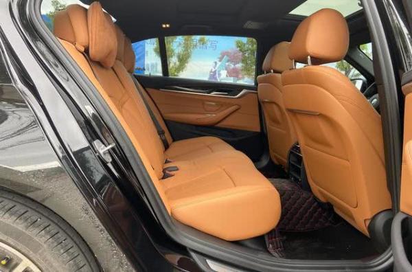 40.9万提了奥迪A6L，2个月后再开宝马530Li，车主：差距不一般