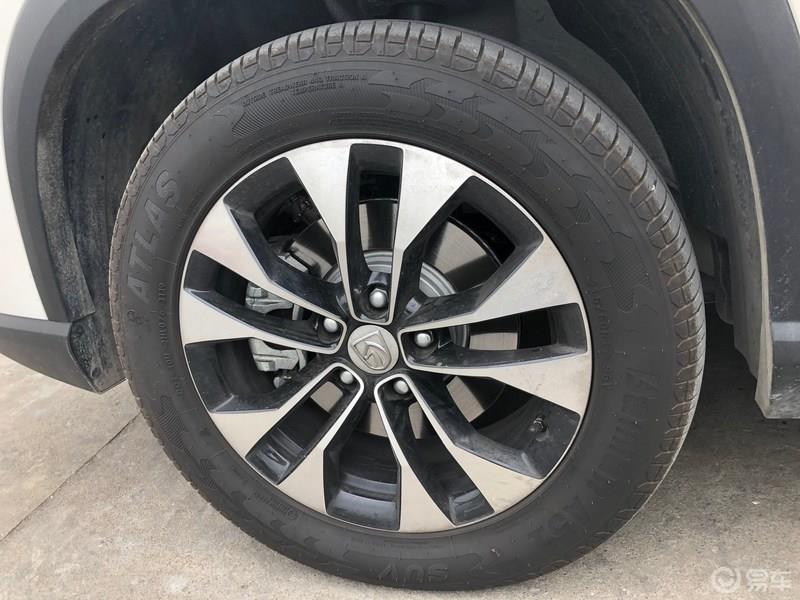 小7保养顺便看看兄弟的新车