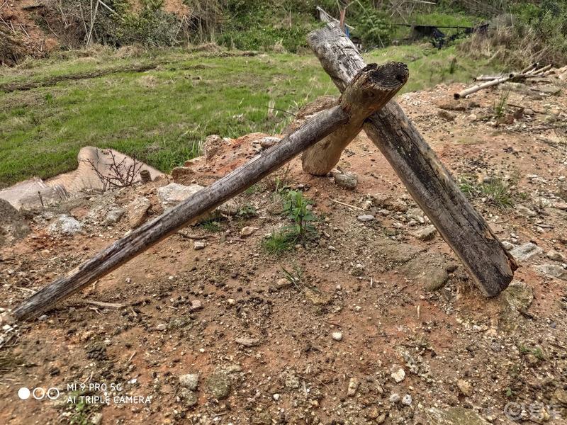 清明时节雨纷纷，约上车友开野炊

改车行进穿越路，山中尽显车生活