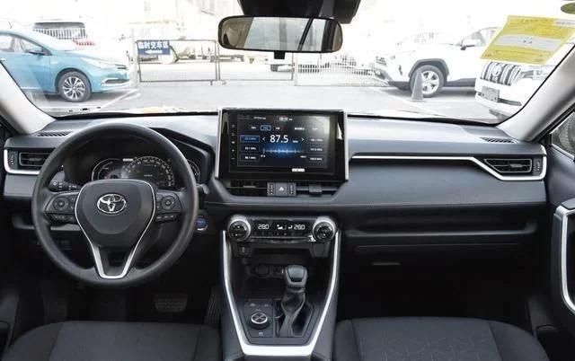 手握20万，日产奇骏与丰田Rav4荣放谁档次高？车主：放一起比一比