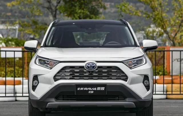 手握20万，日产奇骏与丰田Rav4荣放谁档次高？车主：放一起比一比