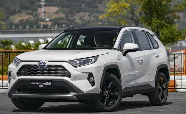 手握20万，日产奇骏与丰田Rav4荣放谁档次高？车主：放一起比一比
