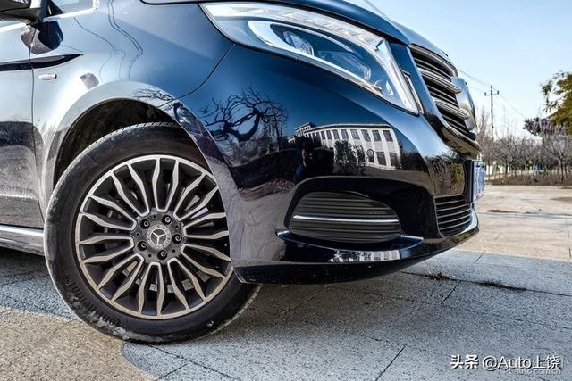 丰田埃尔法车主体验奔驰V260L，不一样的味道