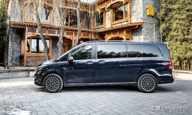 丰田埃尔法车主体验奔驰V260L，不一样的味道