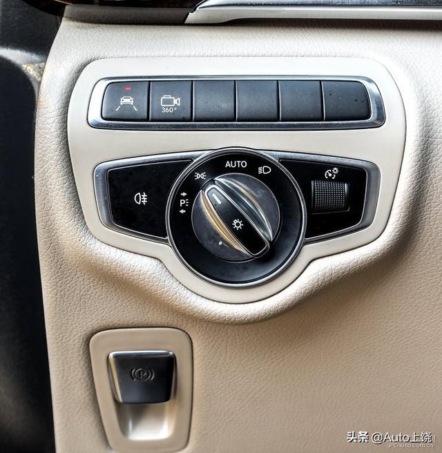 丰田埃尔法车主体验奔驰V260L，不一样的味道