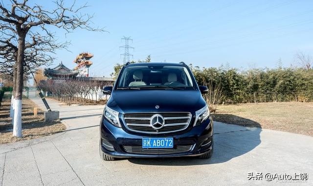 丰田埃尔法车主体验奔驰V260L，不一样的味道
