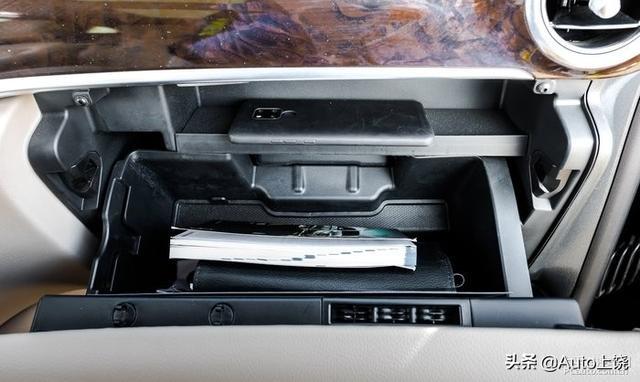 丰田埃尔法车主体验奔驰V260L，不一样的味道