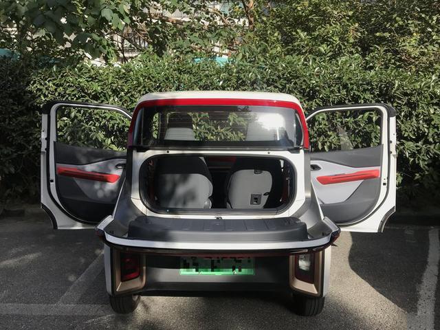 奥德赛车主开了宝骏E200后，忍不住:开了十几年车，没见过这样的