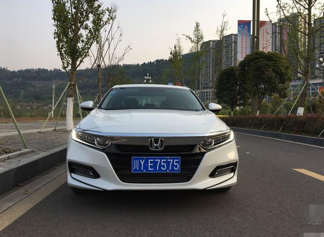 21.5万喜提雅阁，2个月后再开朋友皓影，车主：开完才知道差距
