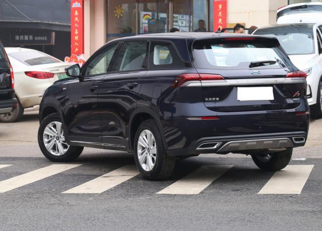 开了5年低配大众车，再开这款8万出头的新车，感觉自己在开豪车