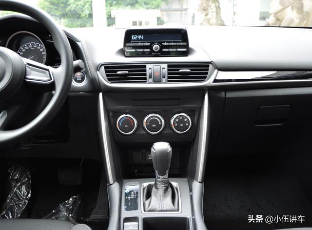 年轻人别总看CR-V，这SUV颜值让人赞不绝口，2.0L动力，才13.98万