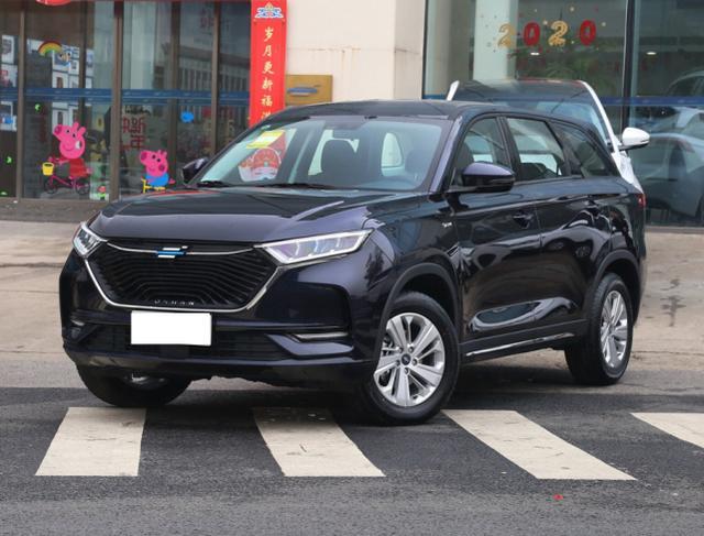 开了5年低配大众车，再开这款8万出头的新车，感觉自己在开豪车