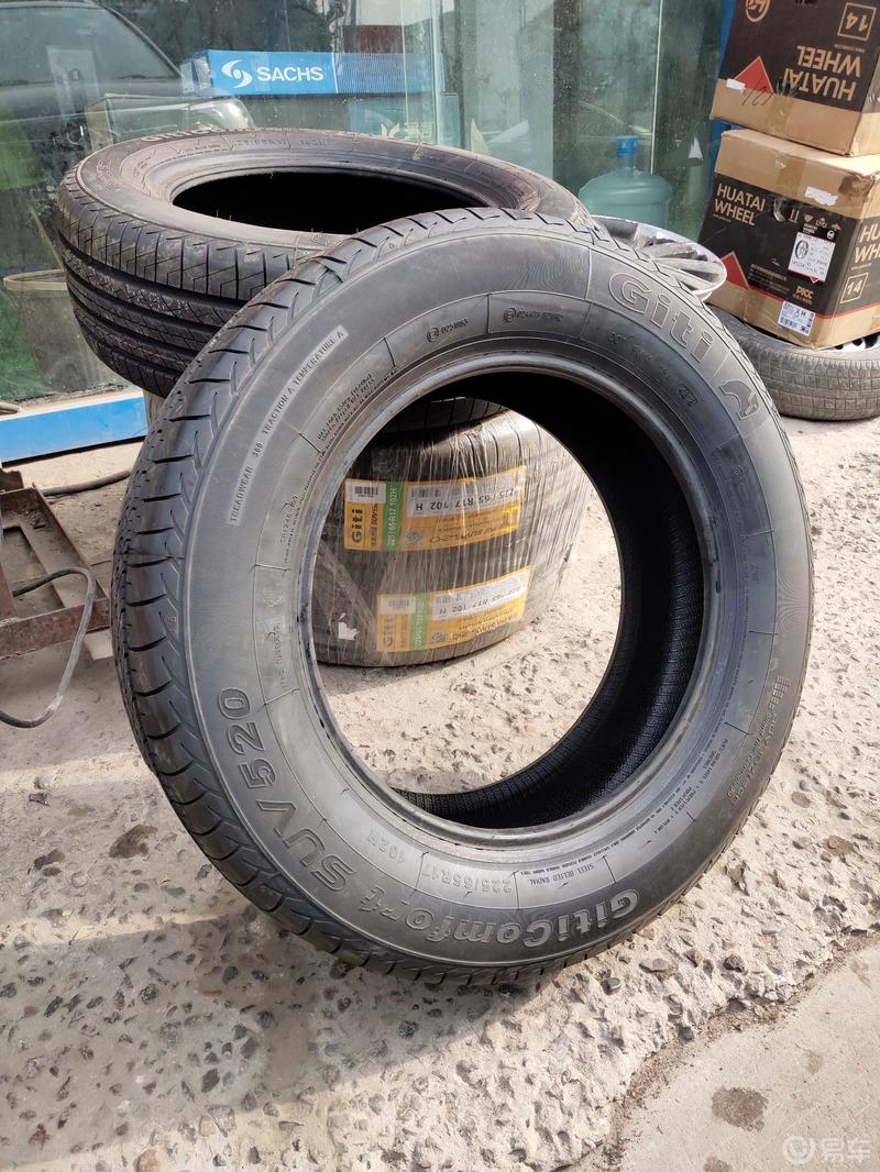 六年六万公里  简单的爱车换胎作业