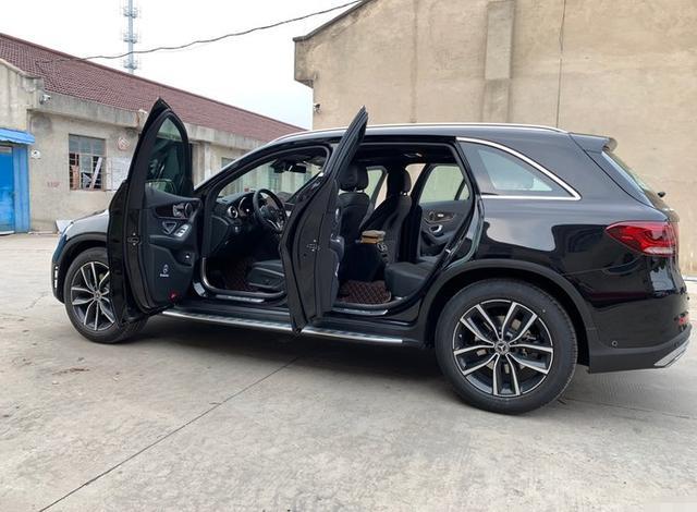 39.6万提了辆奔驰GLC 300L，开了2个月后，车主：说了句大实话！