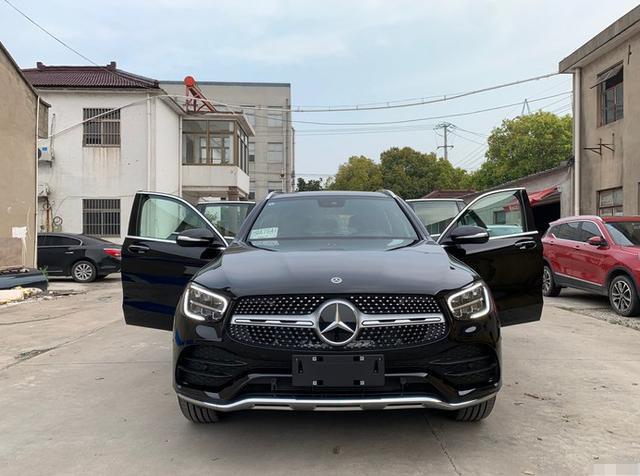 39.6万提了辆奔驰GLC 300L，开了2个月后，车主：说了句大实话！