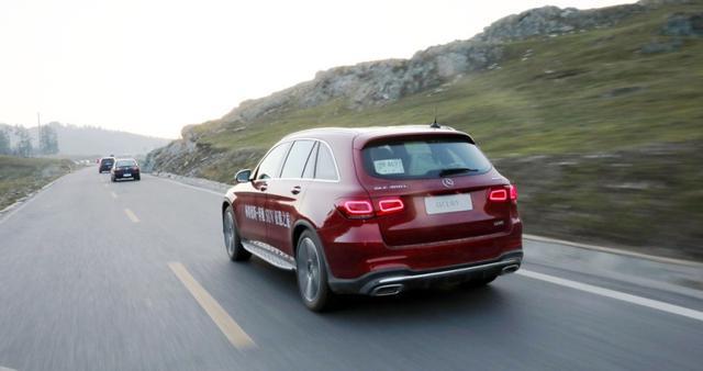 39.6万提了辆奔驰GLC 300L，开了2个月后，车主：说了句大实话！
