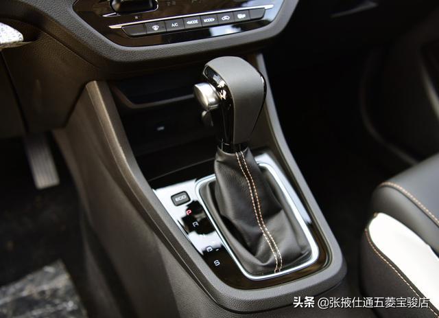 别整虚的，买车就看实用性！这车半年跑两万公里，一点毛病都没有