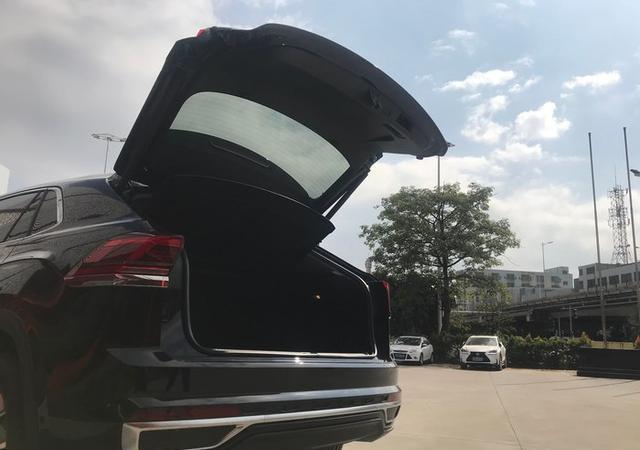 行驶中的霸气外漏，就选自己喜欢的——途昂X提车