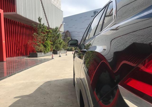 行驶中的霸气外漏，就选自己喜欢的——途昂X提车