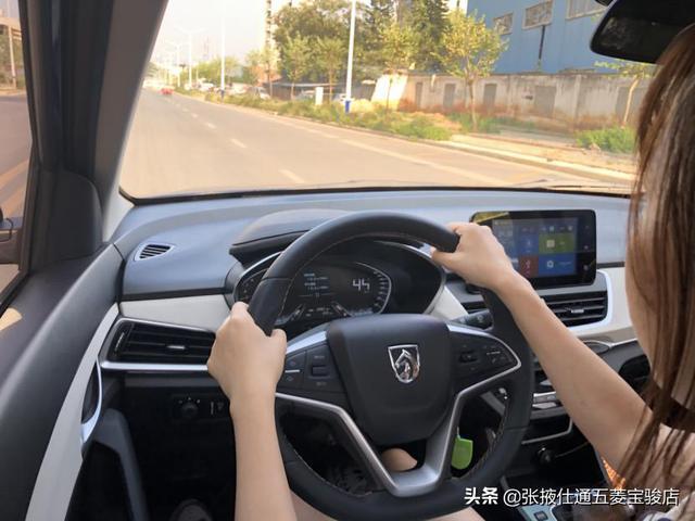别整虚的，买车就看实用性！这车半年跑两万公里，一点毛病都没有