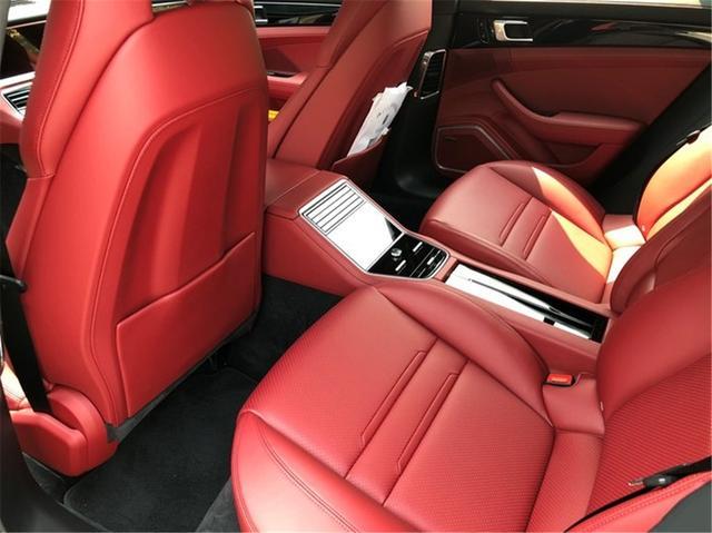 保时捷Panamera提车，原厂素车97万3，实际选配完127万多！