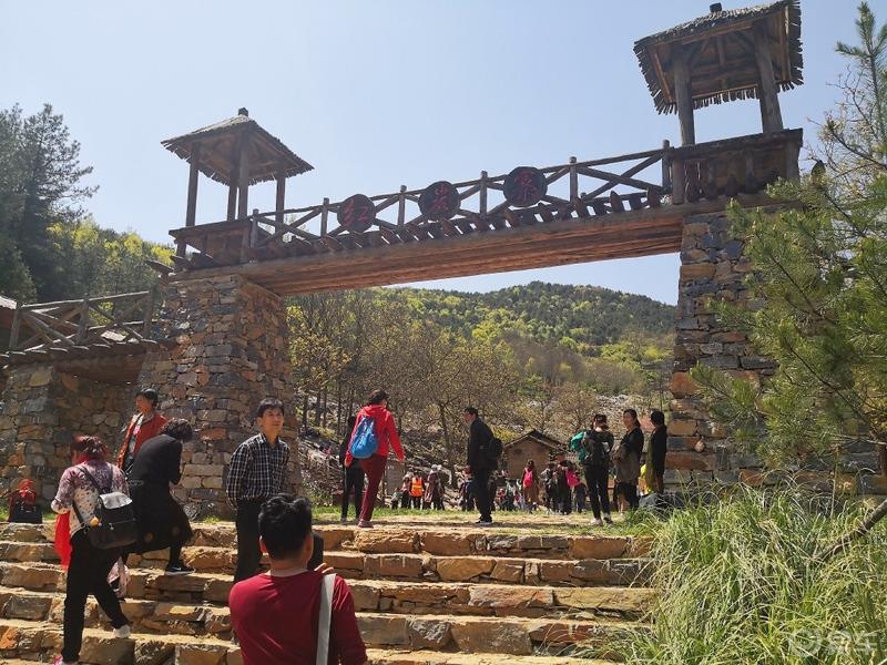 惠民政策来享受，响应号召不出市，秦岭山中好风光，防疫旅游两不误。