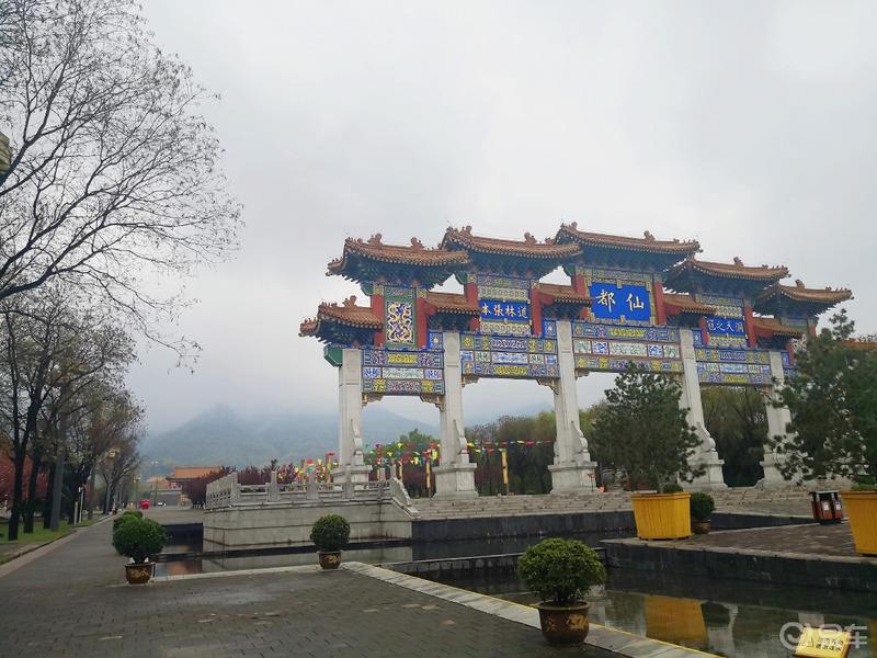 惠民政策来享受，响应号召不出市，秦岭山中好风光，防疫旅游两不误。