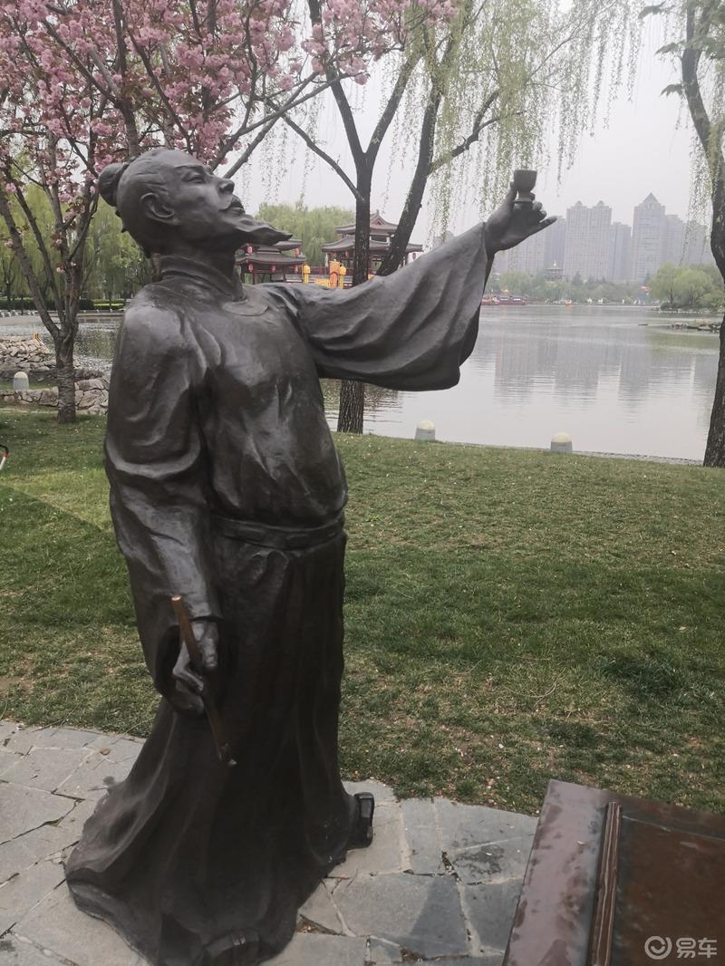 惠民政策来享受，响应号召不出市，秦岭山中好风光，防疫旅游两不误。