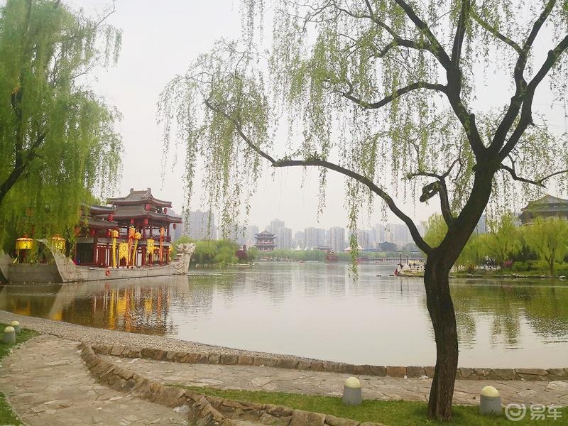 惠民政策来享受，响应号召不出市，秦岭山中好风光，防疫旅游两不误。