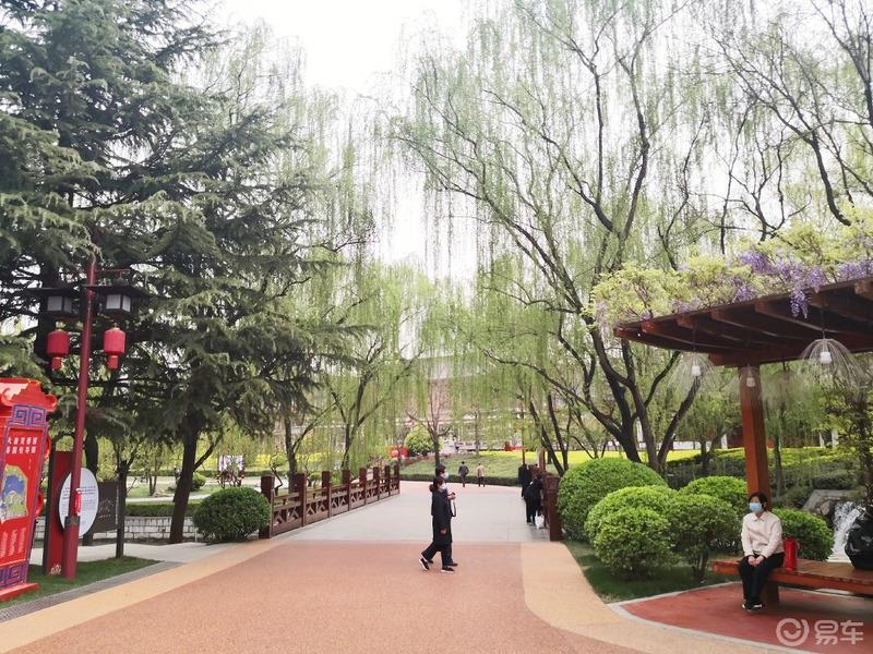 惠民政策来享受，响应号召不出市，秦岭山中好风光，防疫旅游两不误。
