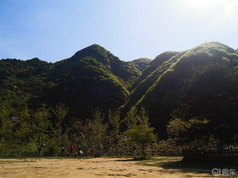 惠民政策来享受，响应号召不出市，秦岭山中好风光，防疫旅游两不误。