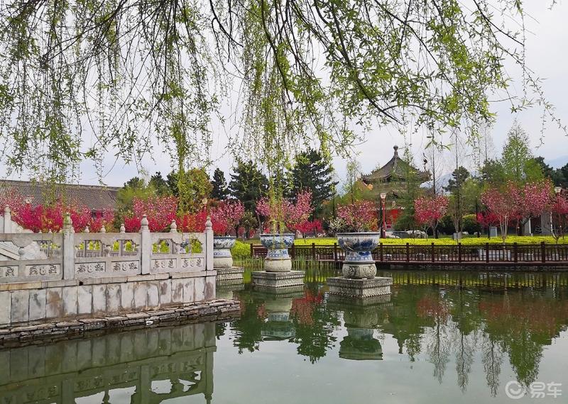 惠民政策来享受，响应号召不出市，秦岭山中好风光，防疫旅游两不误。